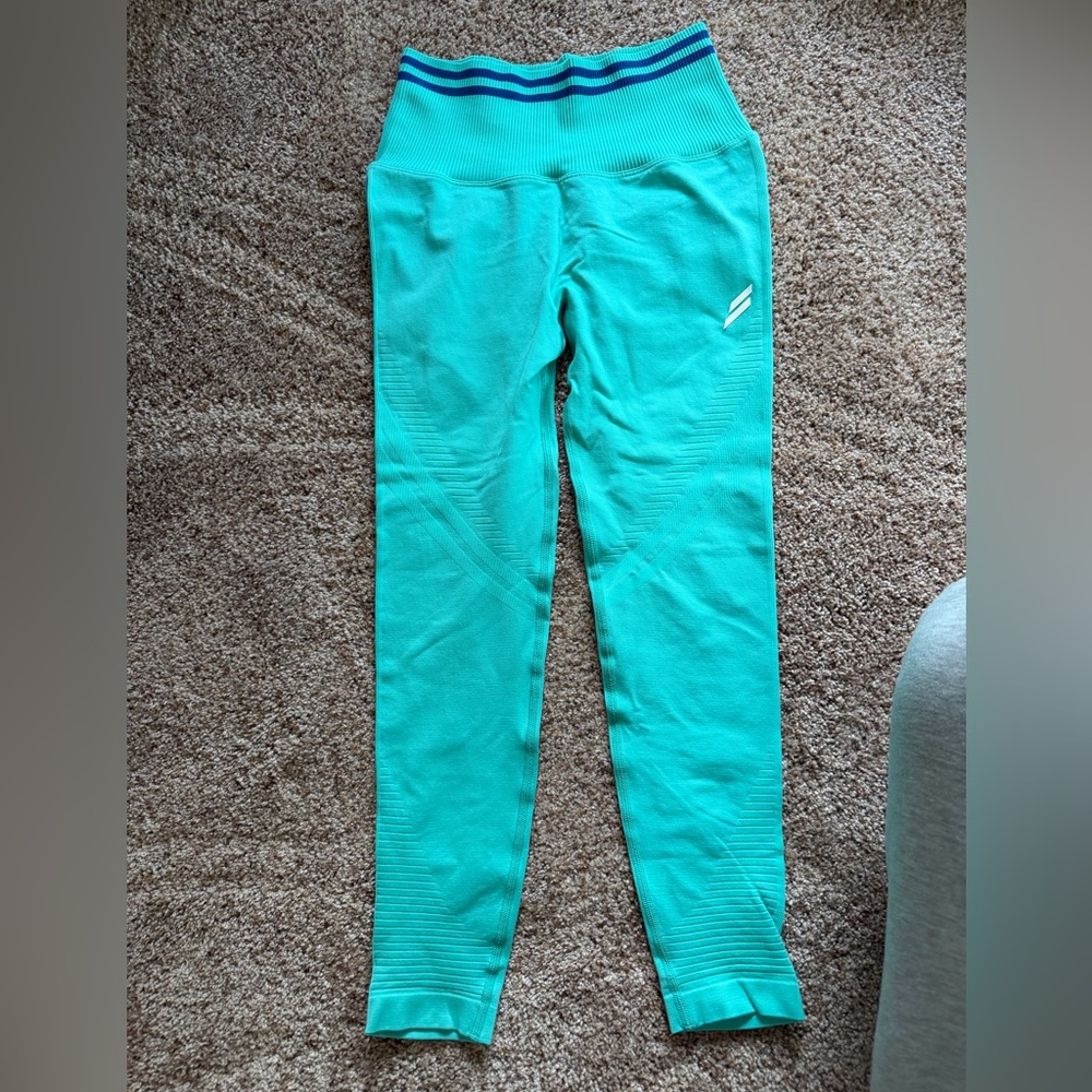 DOYOUEVEN  Seamless Leggings - Teal Green with scrunch booty